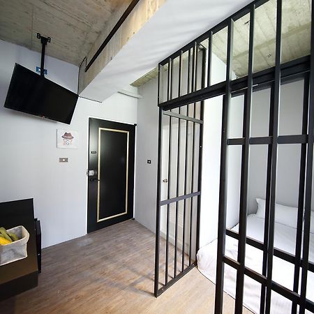 Pier 2 Apartment Kaohsiung Exterior photo